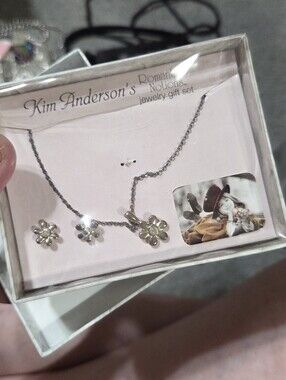 Vintage Kim Anderson Floral Necklace & Earrings Set in Silver